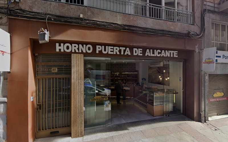 Fotografia tomada fuera de Horno Puerta De Alicante - Forn de pa en Elche, Alicante