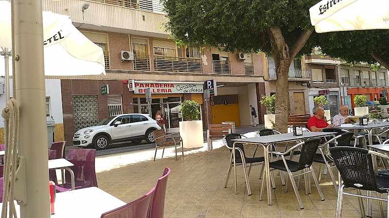 Fotografia tomada fuera de Panaderia Pastelería Corazón de Jesús - Forn de pa en Elche, Alicante