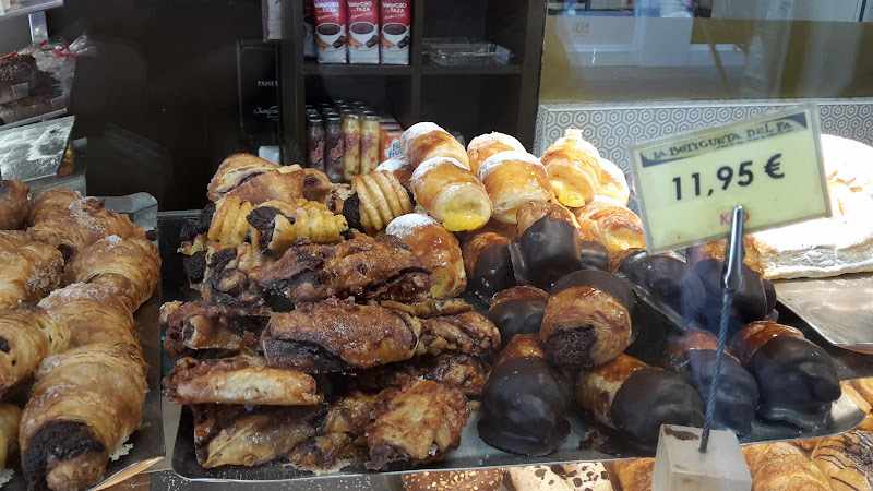 Fotografia tomada fuera de La Botigueta Del Pa - Bakery en Elche, Alicante