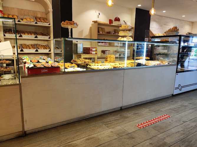 Fotografia tomada fuera de Confitería Lozano - Pastelería en Elche, Alicante