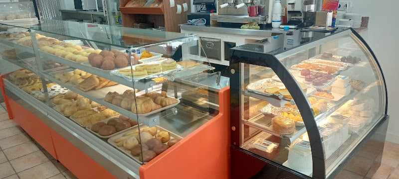 Fotografia tomada fuera de Pan Caliente - Panadería en Elche, Alicante