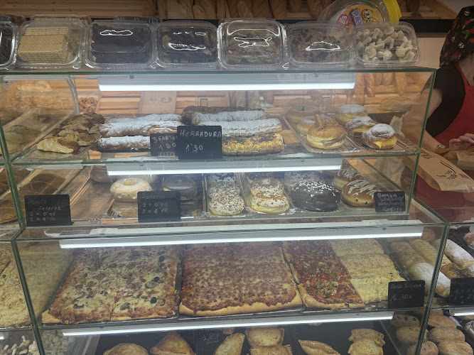 Fotografia tomada fuera de Panaderia Corazón de Jesús 2 - Panadería en Elche, Alicante