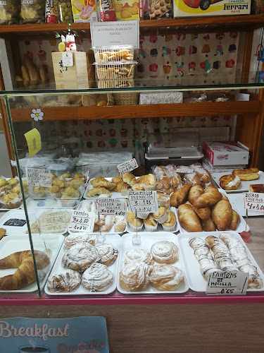 Fotografia tomada fuera de Panaderia Cafeteria Yurika - Cafetería en Elche, Alicante
