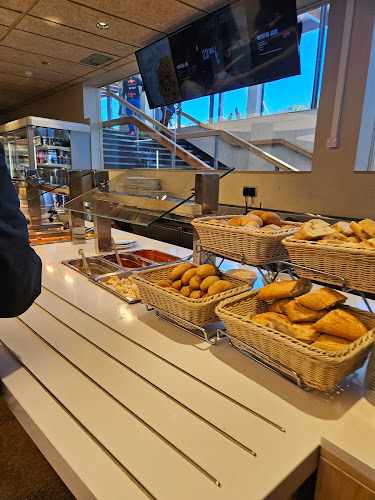 Fotografia tomada fuera de Cafetería - Cafétéria en Baqueira, Lérida