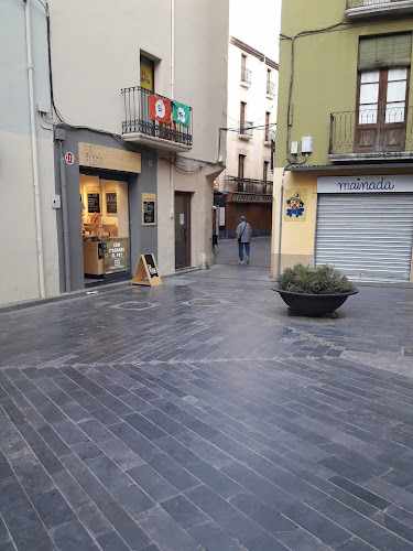 Fotografia tomada fuera de La Fleca - Panadería en La Bisbal d'Empordà, Girona
