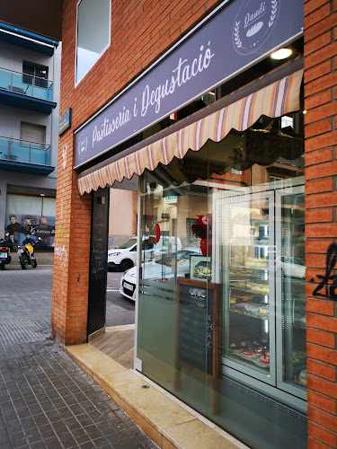 Fotografia tomada fuera de Pastelería Daudi - Pastisseria en Badalona, Barcelona
