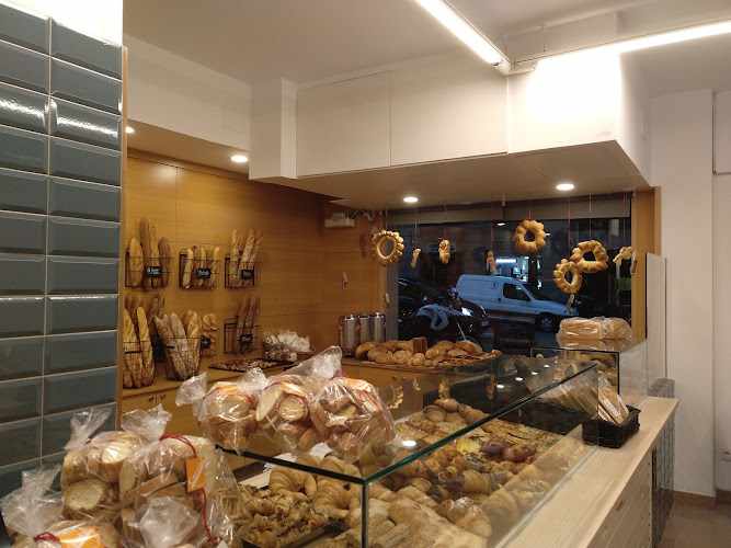 Fotografia tomada fuera de Catafal Forners - Forn de pa en Badalona, Barcelona