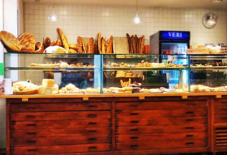 Fotografia tomada fuera de Catafal - Forn de pa en Badalona, Barcelona