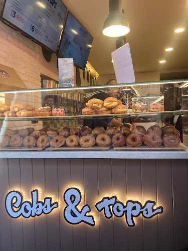 Fotografia tomada fuera de Cobs & Tops - Badalona - Tienda de donuts en Badalona, Barcelona