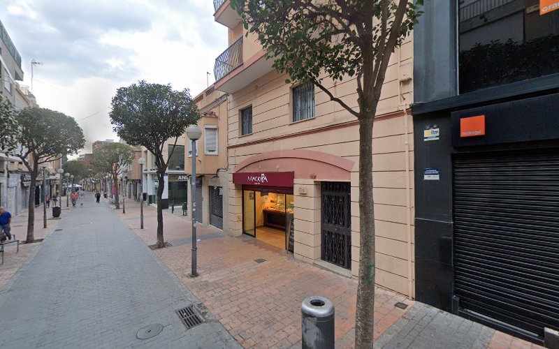 Fotografia tomada fuera de MacxiPa - Panadería en Badalona, Barcelona