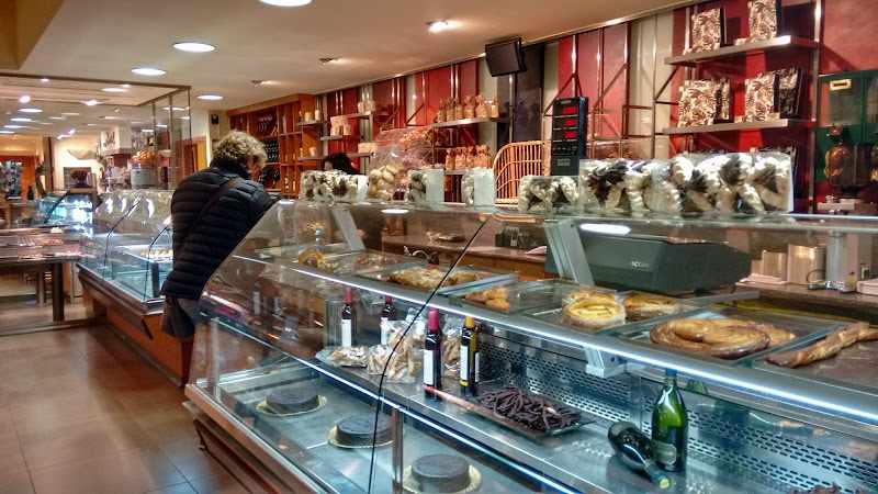Fotografia tomada fuera de Pastelería Masvidal - Forn de pa en Torroella de Montgrí, Girona