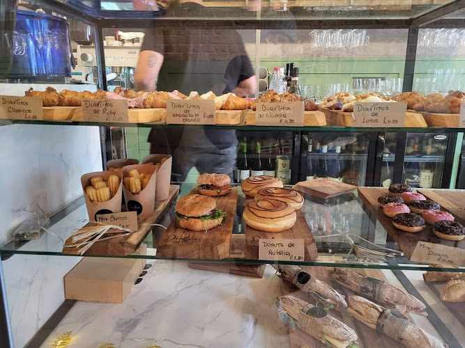 Fotografia tomada fuera de Dialva - cafeterías en Avilés, Asturias