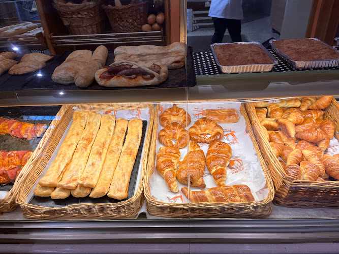 Fotografia tomada fuera de Panadería El Rubio - Panadería en Benaguasil, Valencia