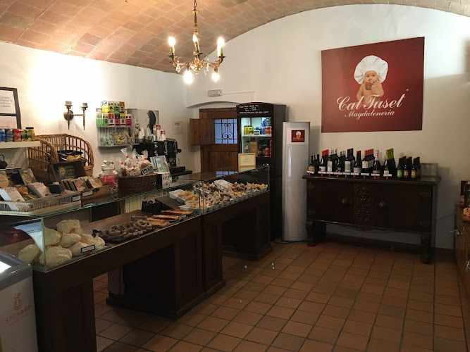 Fotografia tomada fuera de Magdaleneria Cal Tuset Peratallada - Pastelería en Peratallada, Girona