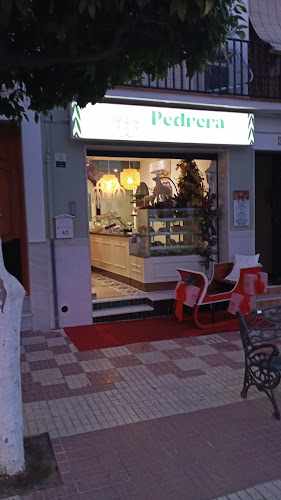 Fotografia tomada fuera de PRODUCTOS PEDRO -SANTIAGO SC - Panadería en Pedrera, Sevilla