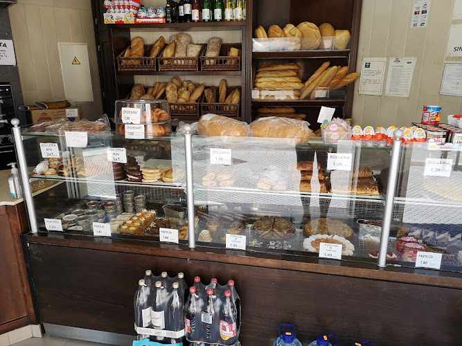 Fotografia tomada fuera de Panadería Pastelería Ruiz-Ruiz-Ruiz - Panadería en Nerja, Málaga