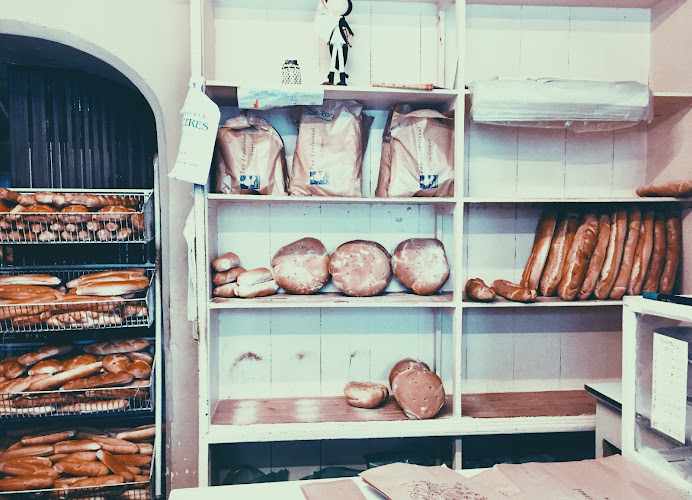 Fotografia tomada fuera de Carlos Ferrer Orfila / Panaderia La Ceres - Panadería en Mahón, Baleares