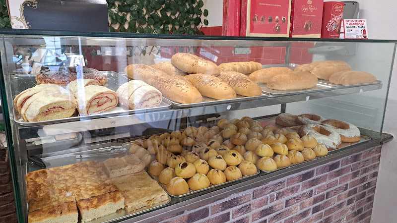 Fotografia tomada fuera de Salomé panadería&pastelería - Tienda de tartas en Mahón, Baleares