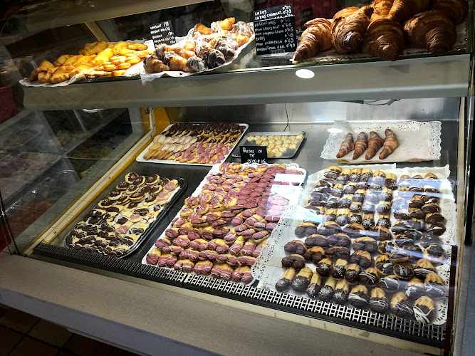 Fotografia tomada fuera de Panaderia y pasteleria artesanal Noemi - Panadería en Santander, Cantabria