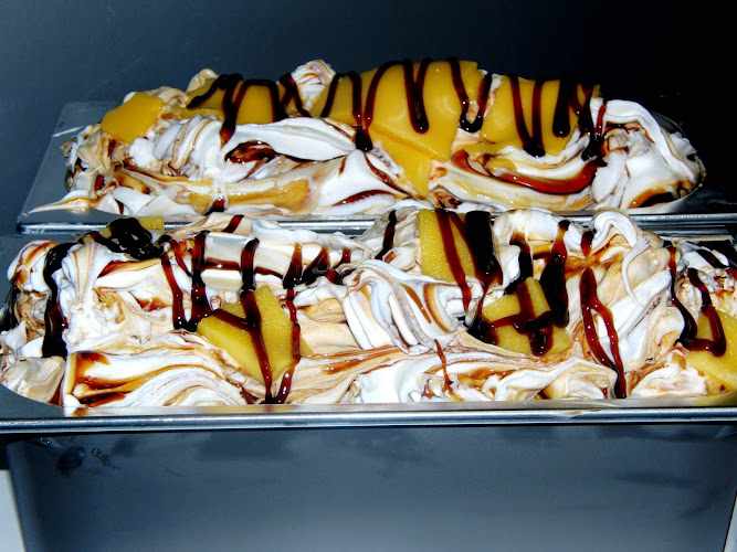 Fotografia tomada fuera de Heladería Fabricación Santa Gema (Fábrica) - Heladería en Rincón de la Victoria, Málaga