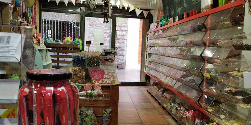 Fotografia tomada fuera de Santpedolç - Botiga de llaminadures en Santpedor, Barcelona