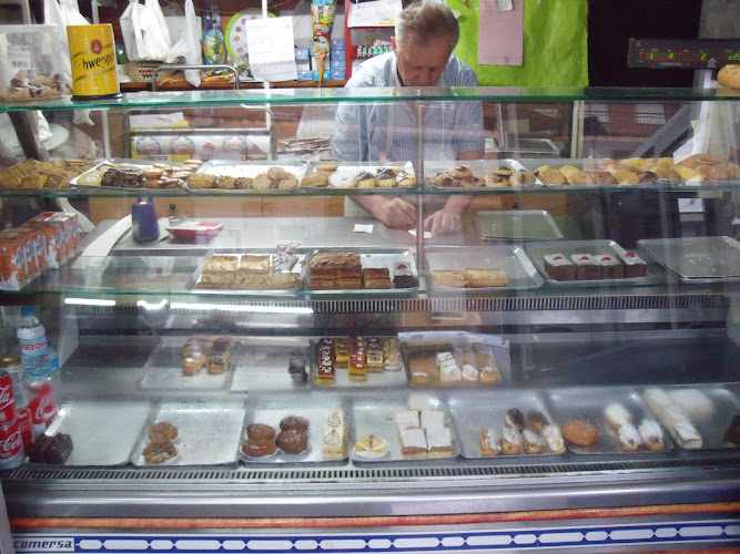 Fotografia tomada fuera de Confitería Francesa - Obrador - Pastelería francesa en Santander, Cantabria