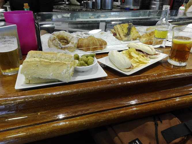 Fotografia tomada fuera de Confiterías Gómez Sl - Pastelería en Santander, Cantabria