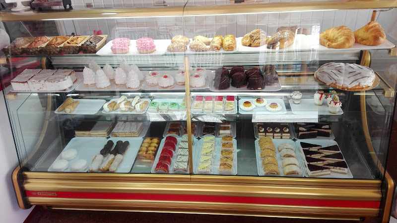 Fotografia tomada fuera de Pastelería Granada - Pastelería en Salobreña, Granada