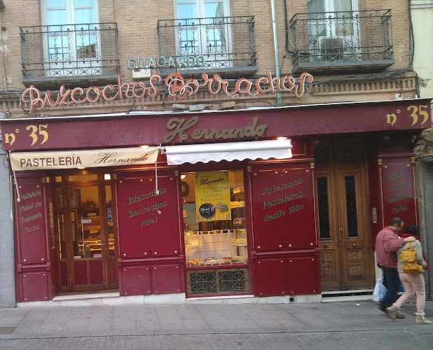 Fotografia tomada fuera de Pastelería Hernando Guajardo - Panadería en Guadalajara, Guadalajara