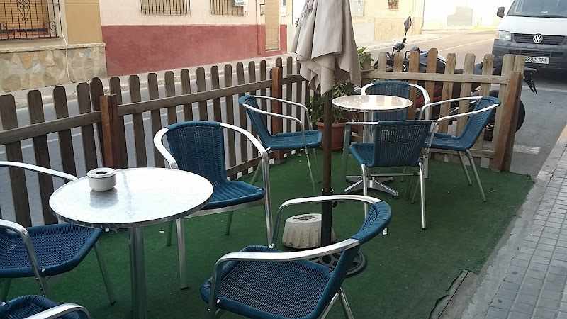 Fotografia tomada fuera de Cafetería y Despacho de Pan 'La Creu' - cafeterías en El Campello, Alicante