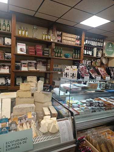 Fotografia tomada fuera de Aramburu Benia - Delicatessen de carnicería en Benia de Onís, Asturias