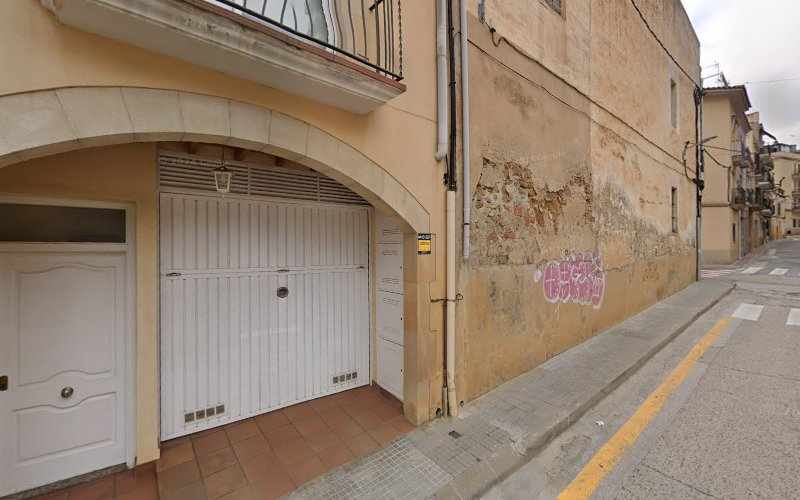 Fotografia tomada fuera de Bocaditos de Yago - Establiment de pastissos dolços i salats en Arenys de Mar, Barcelona