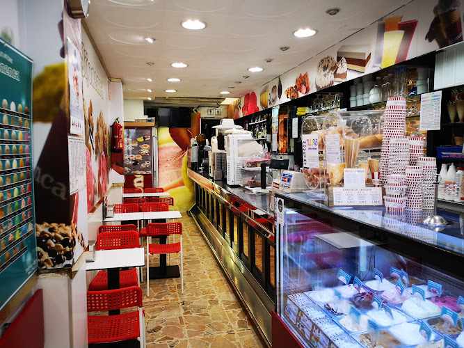 Fotografia tomada fuera de Jijonenca - Heladería Horchatería - Gelateria en Arenys de Mar, Barcelona