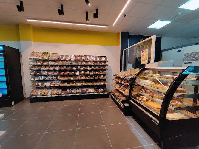 Fotografia tomada fuera de Supermercados Piedra - Supermercado en Encinarejo de Córdoba, Córdoba