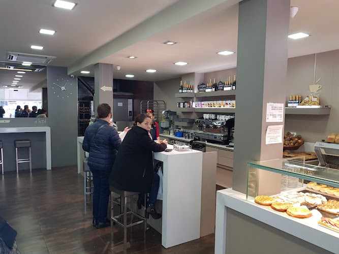 Fotografia tomada fuera de TINYOL - Forn de pa en Cornellà de Llobregat, Barcelona