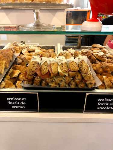 Fotografia tomada fuera de Dori Dori | Cornellà - Forn de pa en Cornellà de Llobregat, Barcelona