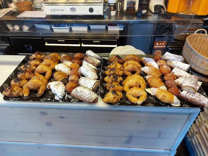 Fotografia tomada fuera de 365 Obrador - cafeterías en Cornellà de Llobregat, Barcelona