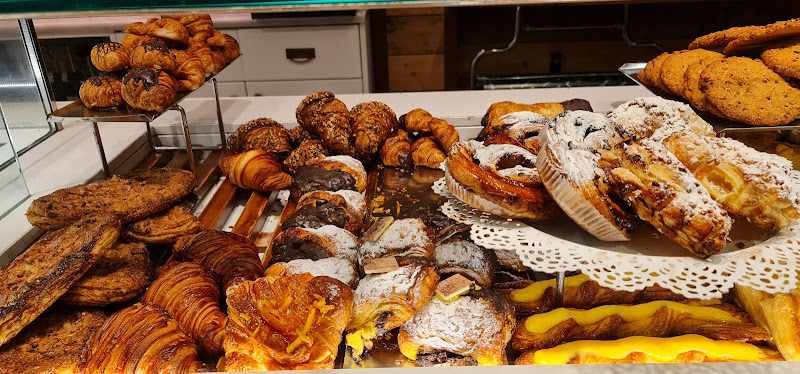 Fotografia tomada fuera de La Pastisseria Vicenç Puig - Pastisseria en Cornellà de Llobregat, Barcelona