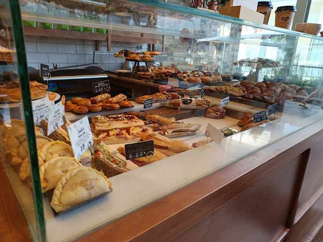 Fotografia tomada fuera de Santagloria Coffee & Bakery - cafeterías en Cornellà de Llobregat, Barcelona