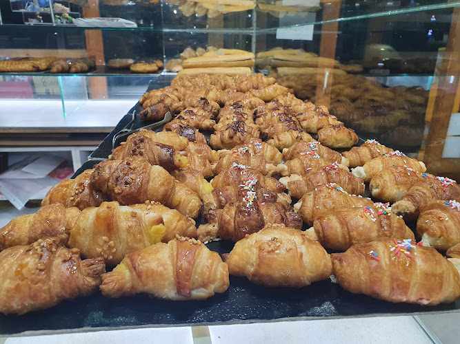 Fotografia tomada fuera de Pastisvivi - Pastelería en Cornellà de Llobregat, Barcelona