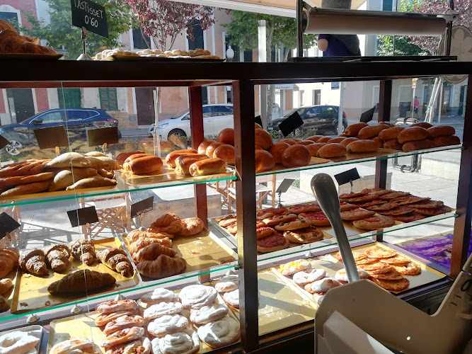 Fotografia tomada fuera de S'Àvia Rita, S.L. - Panadería en Ciutadella de Menorca, Baleares