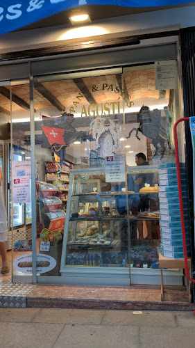 Fotografia tomada fuera de Pans Pastes Agustí - Panadería en Ciutadella de Menorca, Baleares