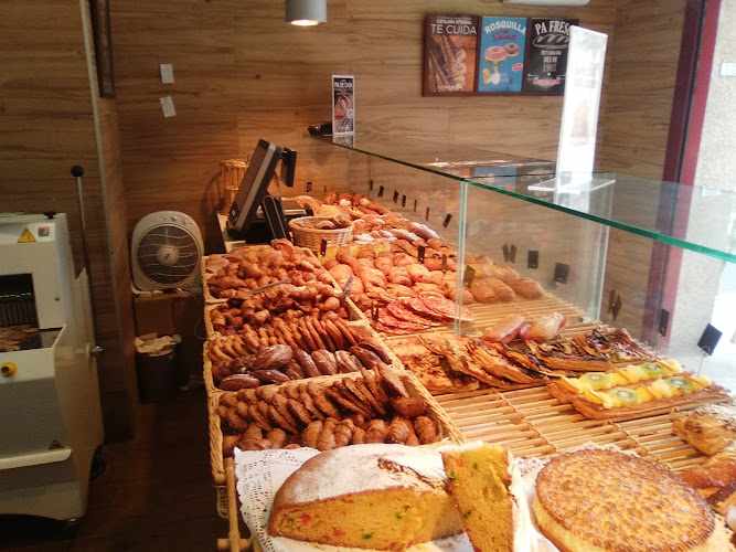 Fotografia tomada fuera de MacxiPa - Panadería en Cerdanyola del Vallès, Barcelona