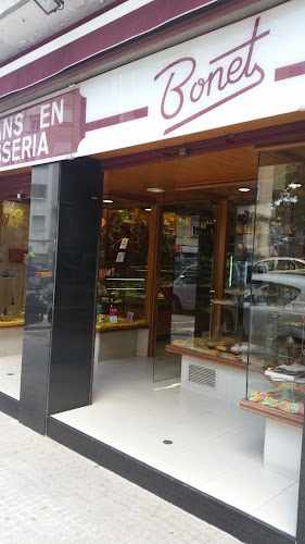Fotografia tomada fuera de Pastelería Bonet Cerdanyola - Pastelería en Cerdanyola del Vallès, Barcelona