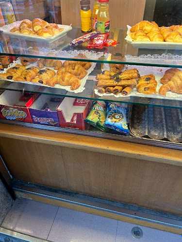 Fotografia tomada fuera de Granja Croissanteria Quims - Forn de pa en Cerdanyola del Vallès, Barcelona