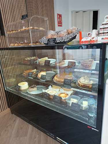 Fotografia tomada fuera de LoreArt - Pastelería en Cerdanyola del Vallès, Barcelona