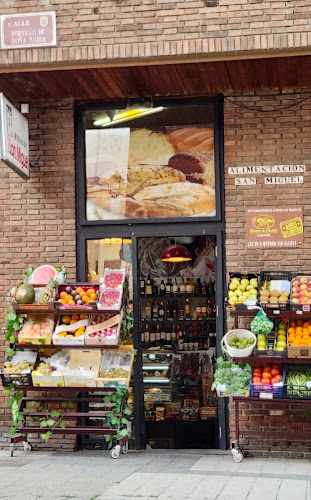 Fotografia tomada fuera de Alimentación San Miguel - Tienda de delicatessen en Palencia, Palencia