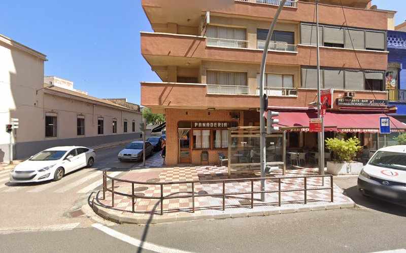 Fotografia tomada fuera de Hornos Tavernes de la Valldigna - Panadería en Tavernes de la Valldigna, Valencia