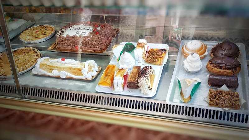 Fotografia tomada fuera de Panaderia L'Avinguda / Panadería Avenida - Panadería en Tavernes de la Valldigna, Valencia