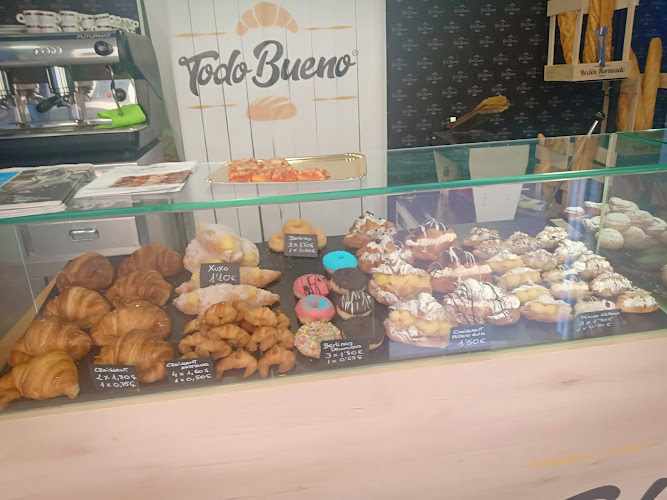 Fotografia tomada fuera de Todo Bueno - Panadería en Santa Perpètua de Mogoda, Barcelona